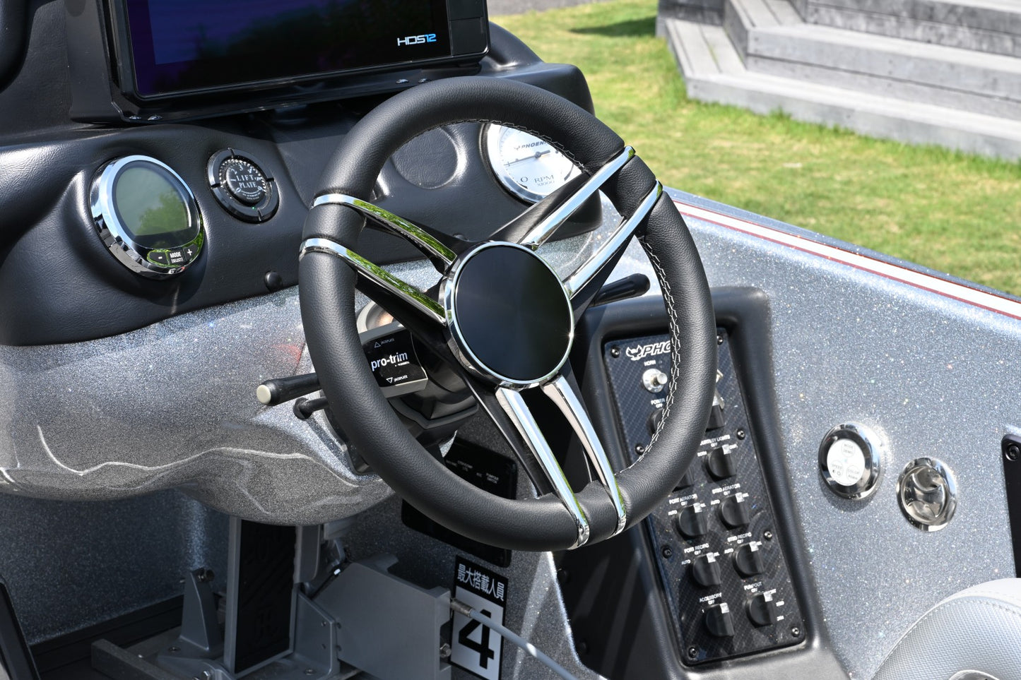ステアリングホイールGussi Steering Wheel PERGOステンレススポークレザーリム　0130