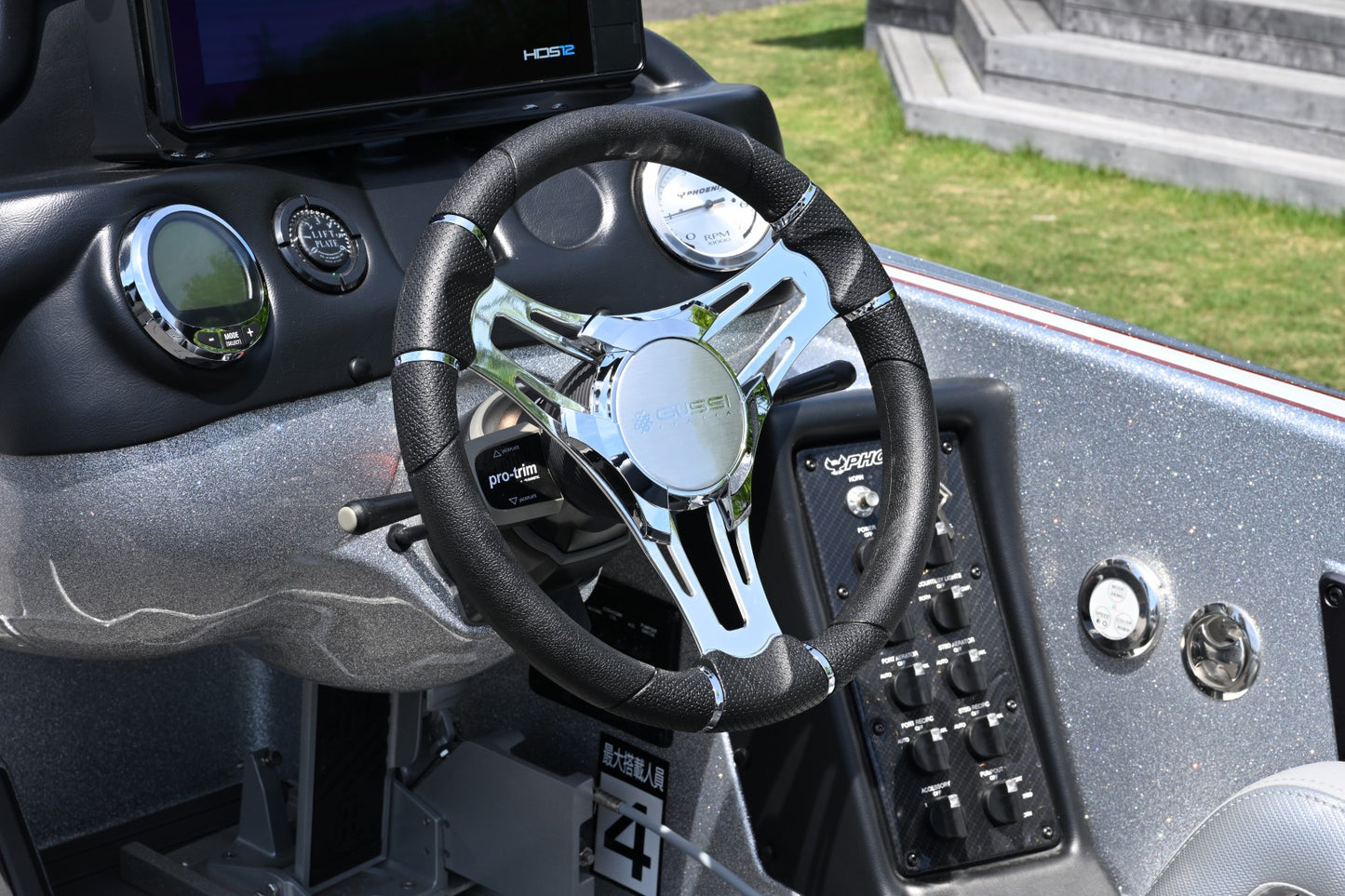ステアリングホイール Gussi Verona Steering クロームスポーク 0126