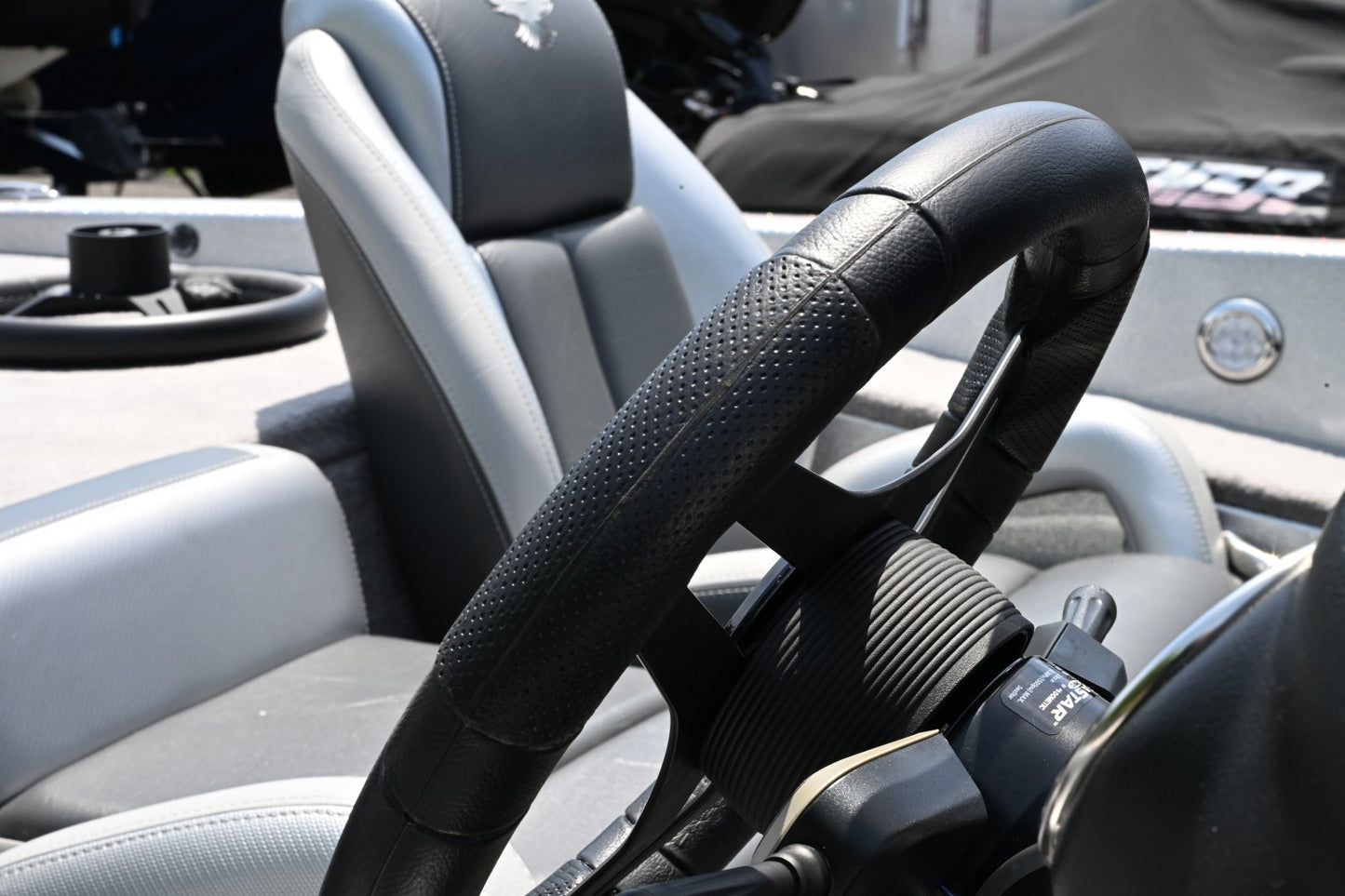 ステアリングホイールGussi Molinara Steering Brushedﾌﾞﾗｯｸ　0113