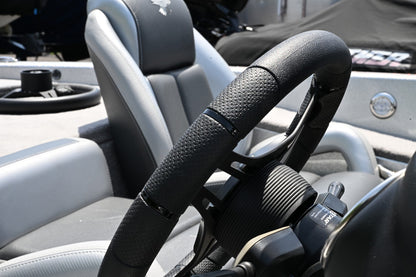 ステアリングホイールGussi Verona Black Brushedアルミスポークプレーンブラック　0128